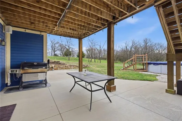 $1,150,000 | 5763 West 335th Street, Louisburg, KS 66053