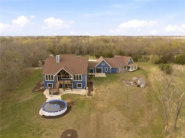 $1,150,000 | 5763 West 335th Street, Louisburg, KS 66053