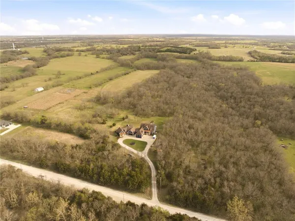 $1,150,000 | 5763 West 335th Street, Louisburg, KS 66053
