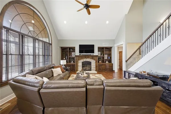 $1,150,000 | 5763 West 335th Street, Louisburg, KS 66053