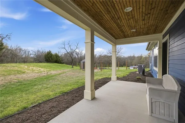 $1,099,000 | 5763 West 335th Street, Louisburg, KS 66053