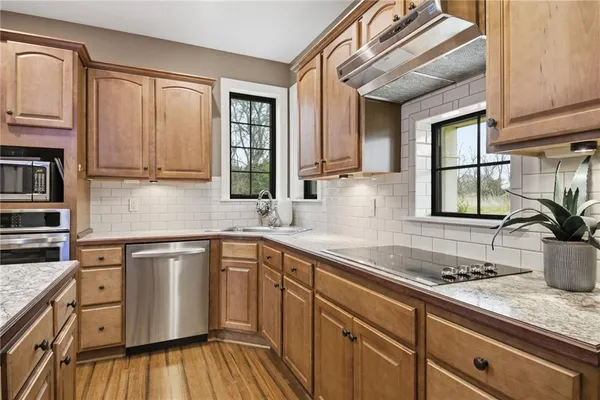$1,150,000 | 5763 West 335th Street, Louisburg, KS 66053
