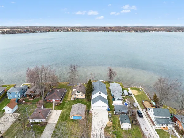 $695,000 | 780 Beach Drive, Brooklyn, MI 49230