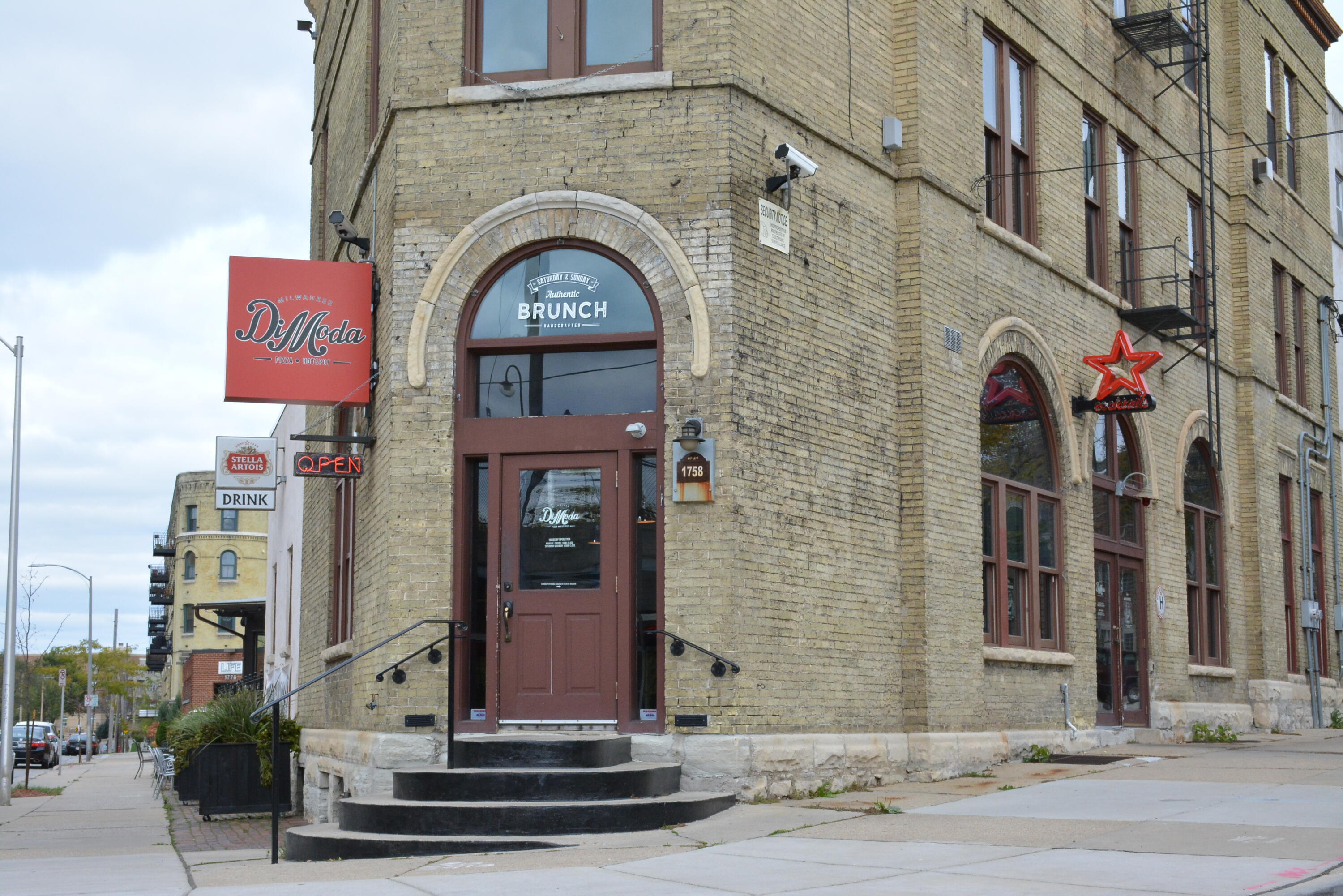 904 East Pearson Street, Unit 401 Milwaukee, WI 53202 - Photo 32 of 43 1 (12)