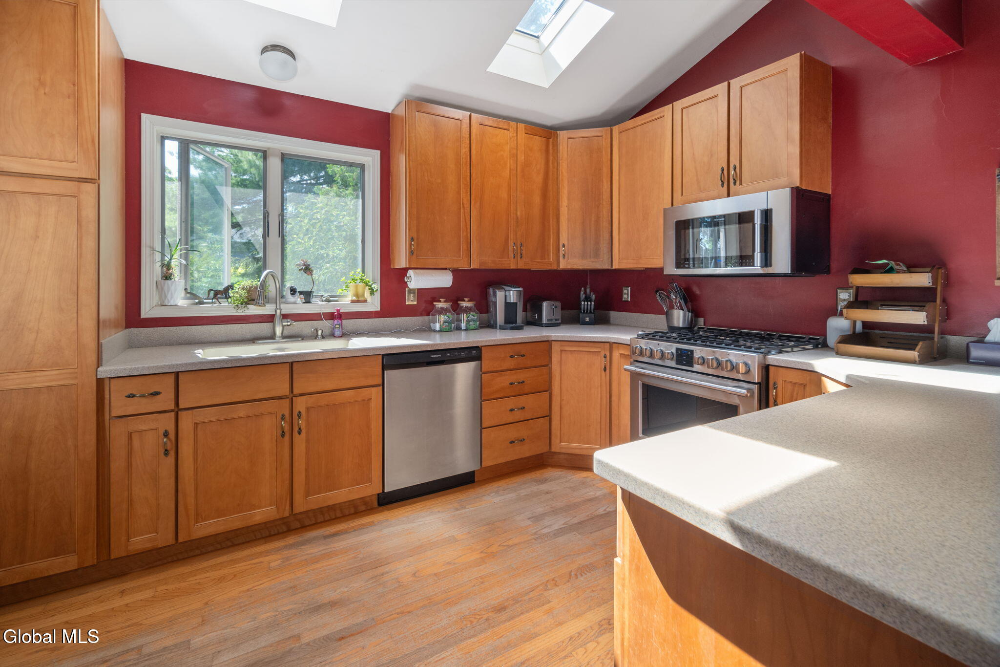 1045 Balltown Road Niskayuna, NY 12309 - Photo 16 of 63 13-1045BalltownRd13
