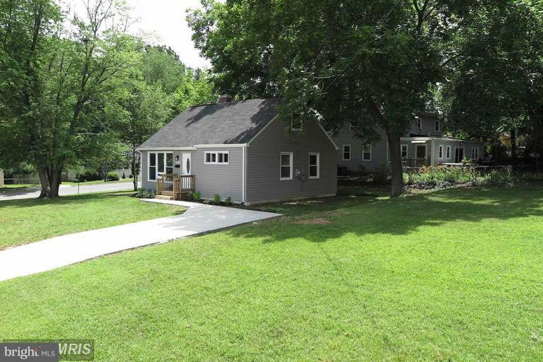 3230 Dashiell Road Falls Church, VA 22042 - Photo 19 of 20 Exterior (Rear)