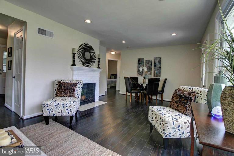 3230 Dashiell Road Falls Church, VA 22042 - Photo 3 of 20 Living Room