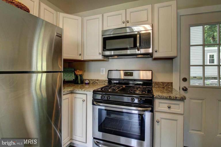3230 Dashiell Road Falls Church, VA 22042 - Photo 6 of 20 Kitchen