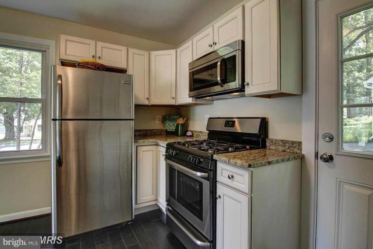 3230 Dashiell Road Falls Church, VA 22042 - Photo 8 of 20 Kitchen