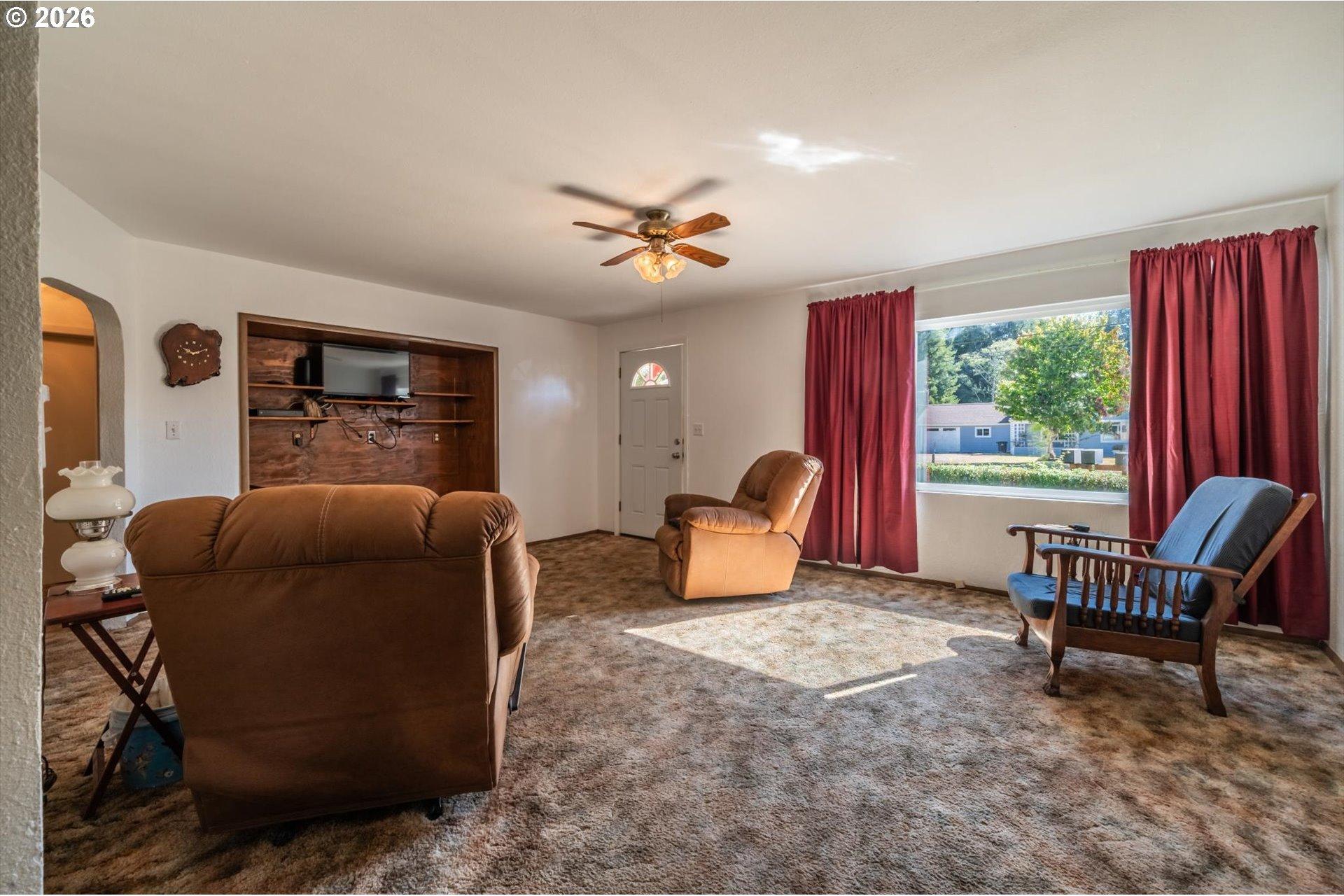 62934 Crown Point Road Coos Bay, OR 97420 - Photo 5 of 48 Gallery Image 5