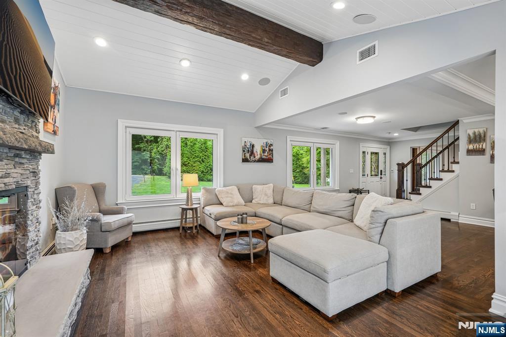 689 Colonial Road Franklin Lakes, NJ 07417 - Photo 3 of 42 Gallery Image 3