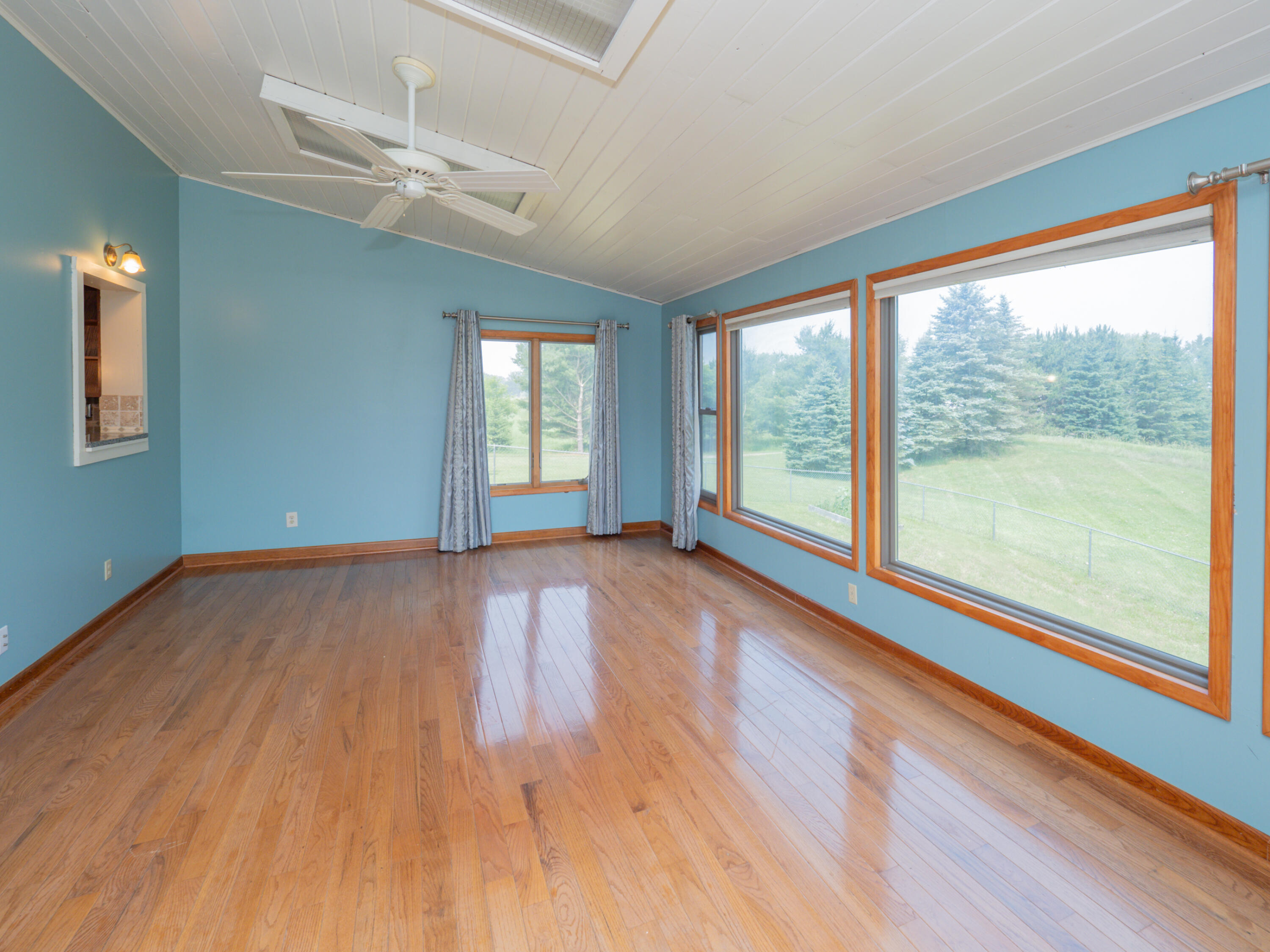 4274 Burgess Road Pinckney, MI 48169 - Photo 15 of 41 4274 Burgess Rd-113