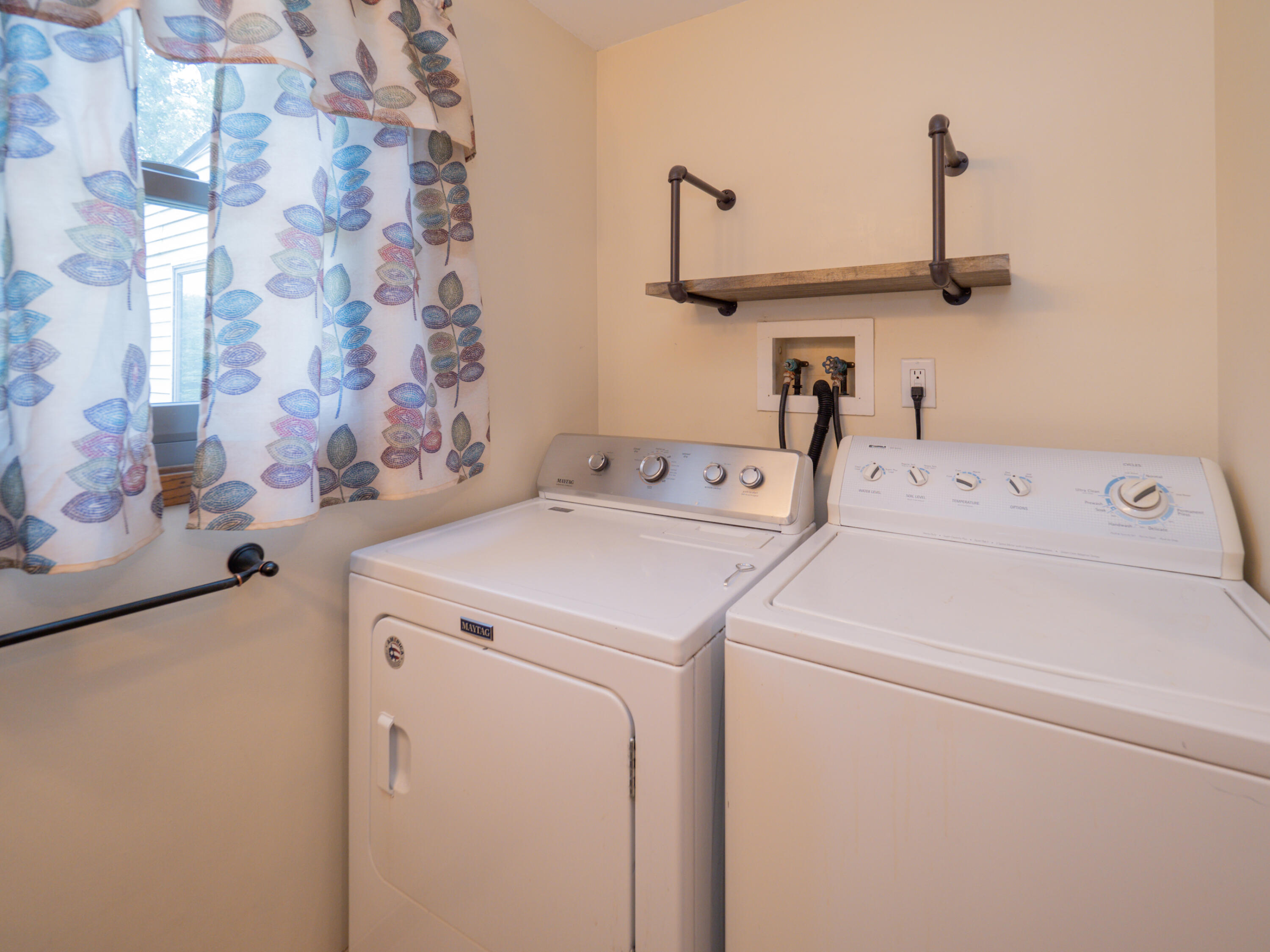 4274 Burgess Road Pinckney, MI 48169 - Photo 21 of 41 4274 Burgess Rd-116