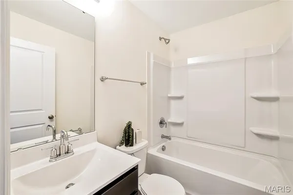 $380,102 | 79 Fall Mdw Court, Fenton, MO 63026