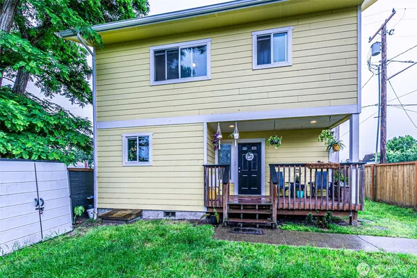 $385,000 | 106 2nd Street Northeast, Yelm, WA 98597
