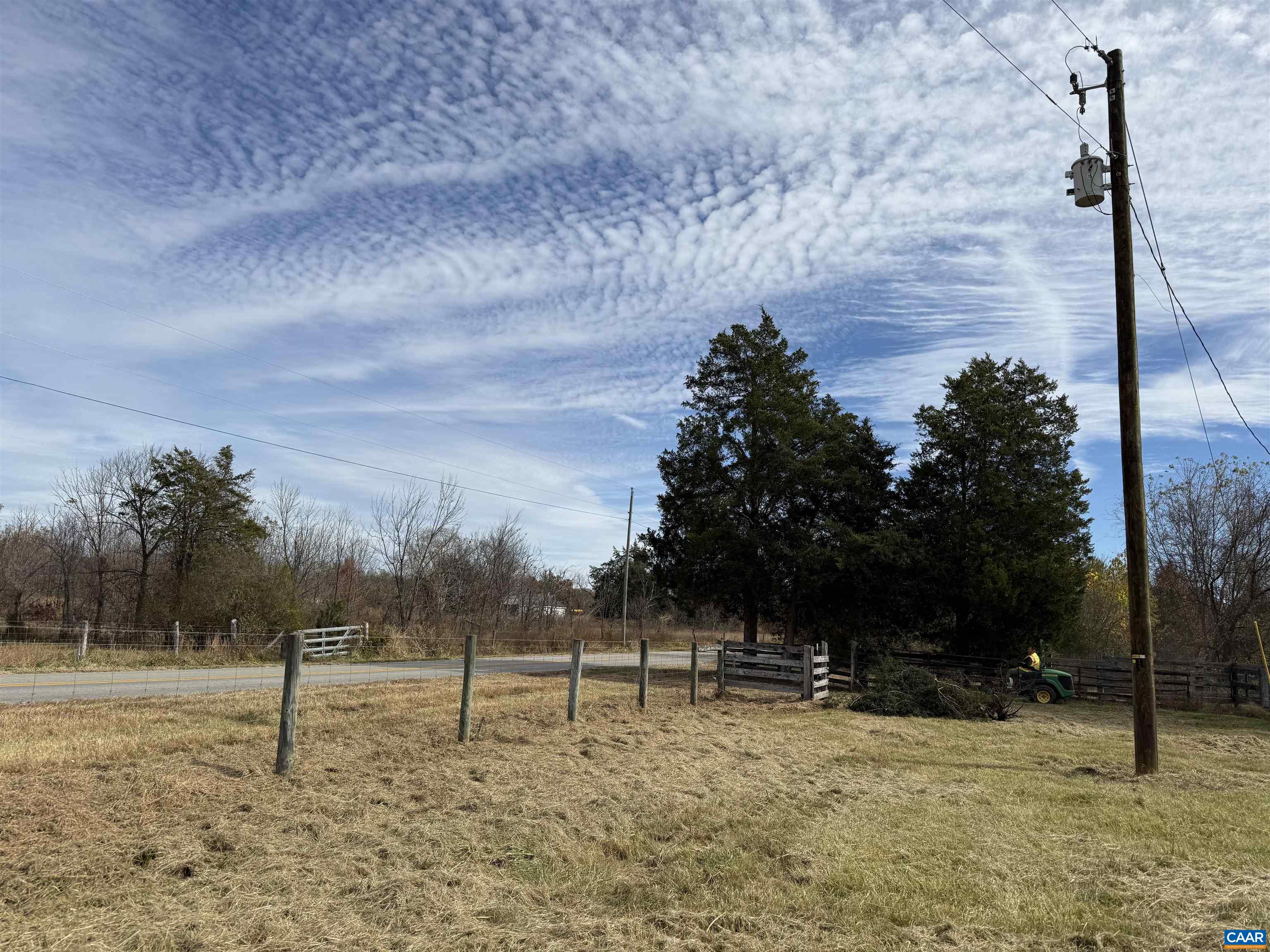 0 Bridgeport Road Arvonia, VA 23004 - Photo 3 of 64 a view of a yard with wooden fence