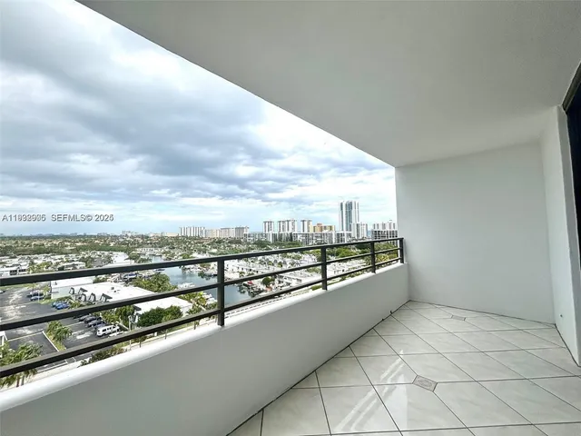 $1,900 | 2500 Parkview Drive, Unit 1208, Hallandale Beach, FL 33009
