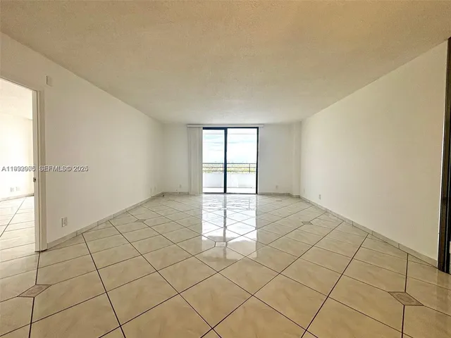 $1,900 | 2500 Parkview Drive, Unit 1208, Hallandale Beach, FL 33009