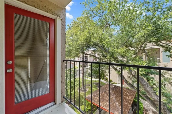 a view of front door with outdoor space