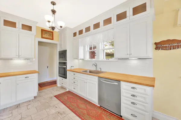 $350,000 | 304 North Anthony Avenue, Anthony, KS 67003