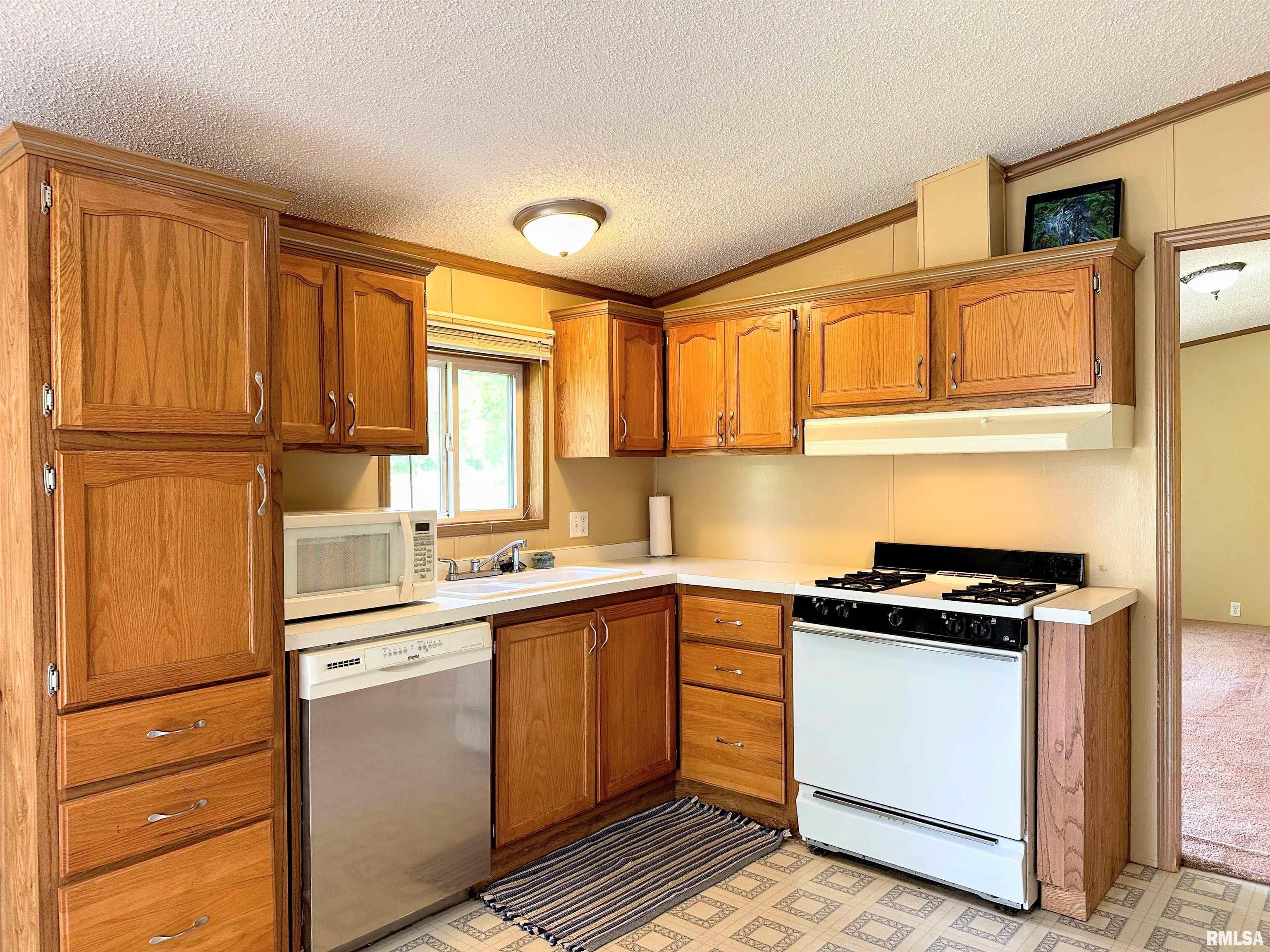15079 East Gibson Road Mount Vernon, IL 62864 - Photo 8 of 43