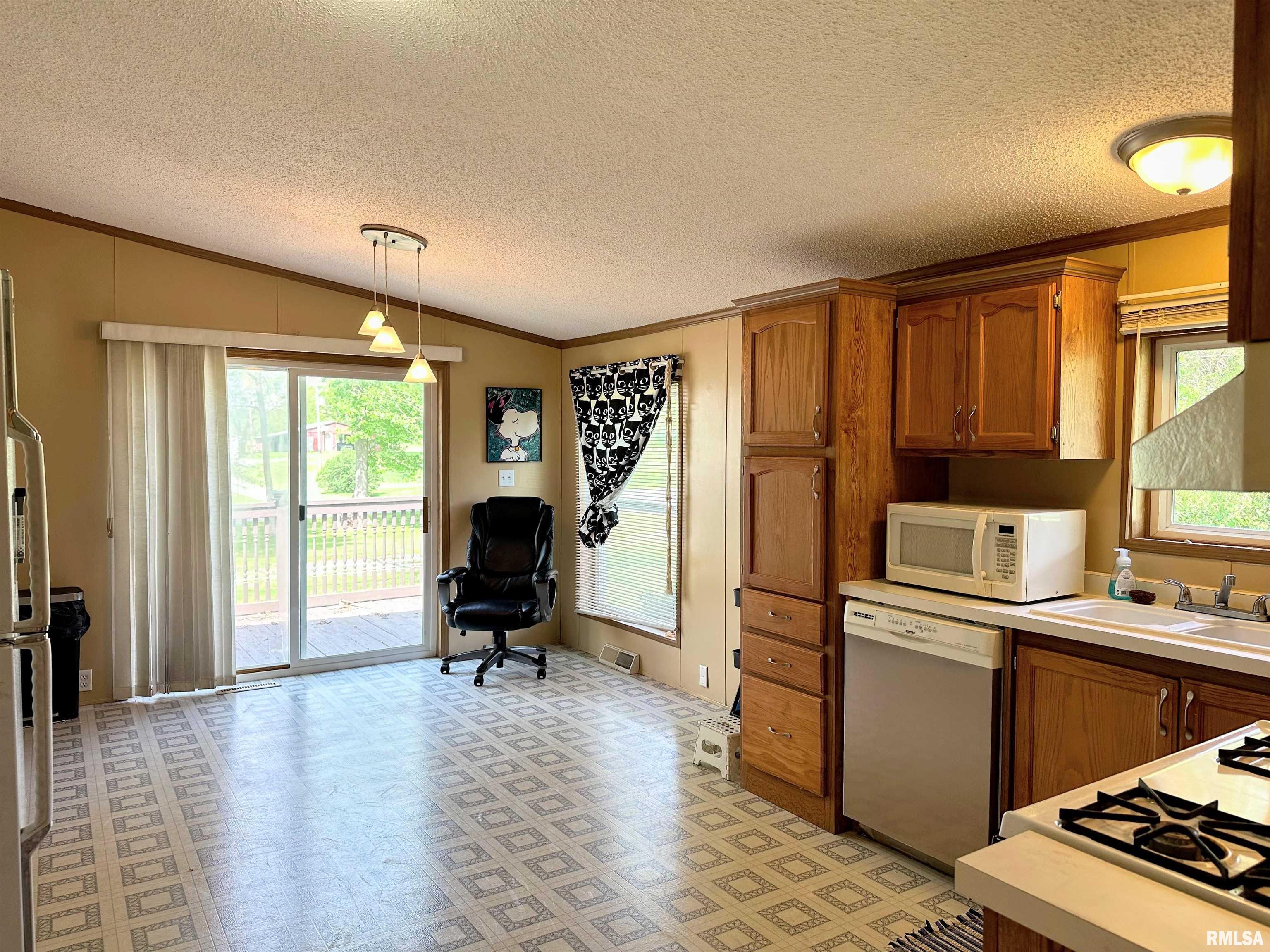 15079 East Gibson Road Mount Vernon, IL 62864 - Photo 10 of 43