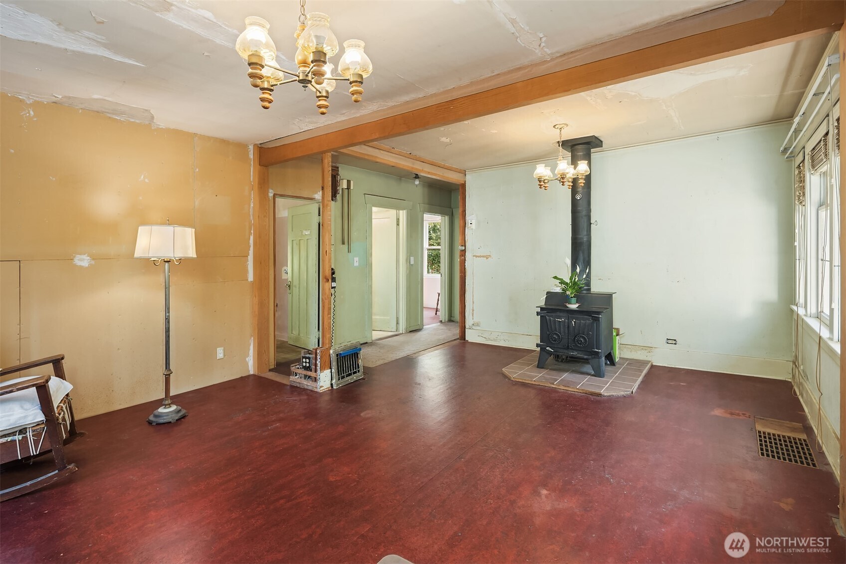 5202 35th Avenue Southwest Seattle, WA 98126 - Photo 14 of 32 a view of a room with gym equipment