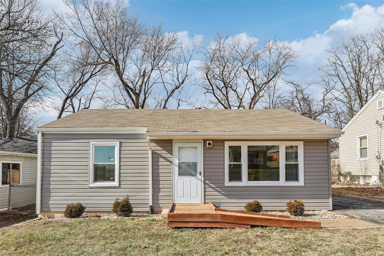 3829 Fee Fee Road Bridgeton, MO 63044 - Photo 1 of 26 Gallery Image 1