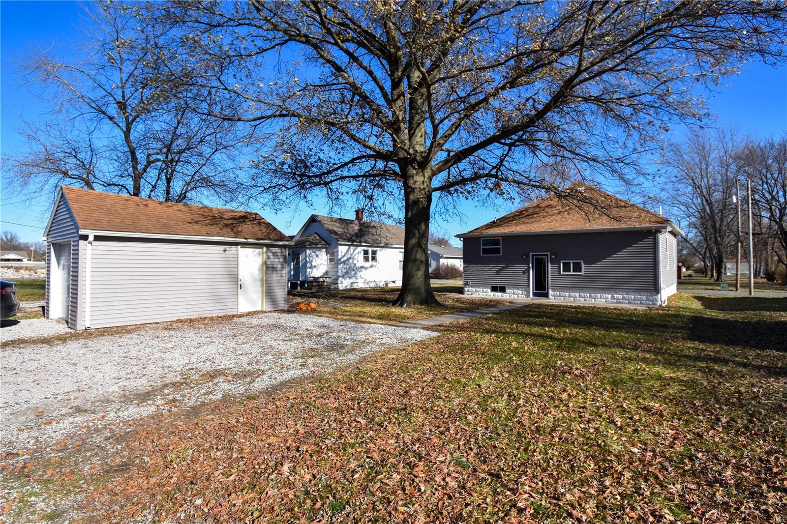 211 Water Street Staunton, IL 62088 - Photo 3 of 28 Gallery Image 3