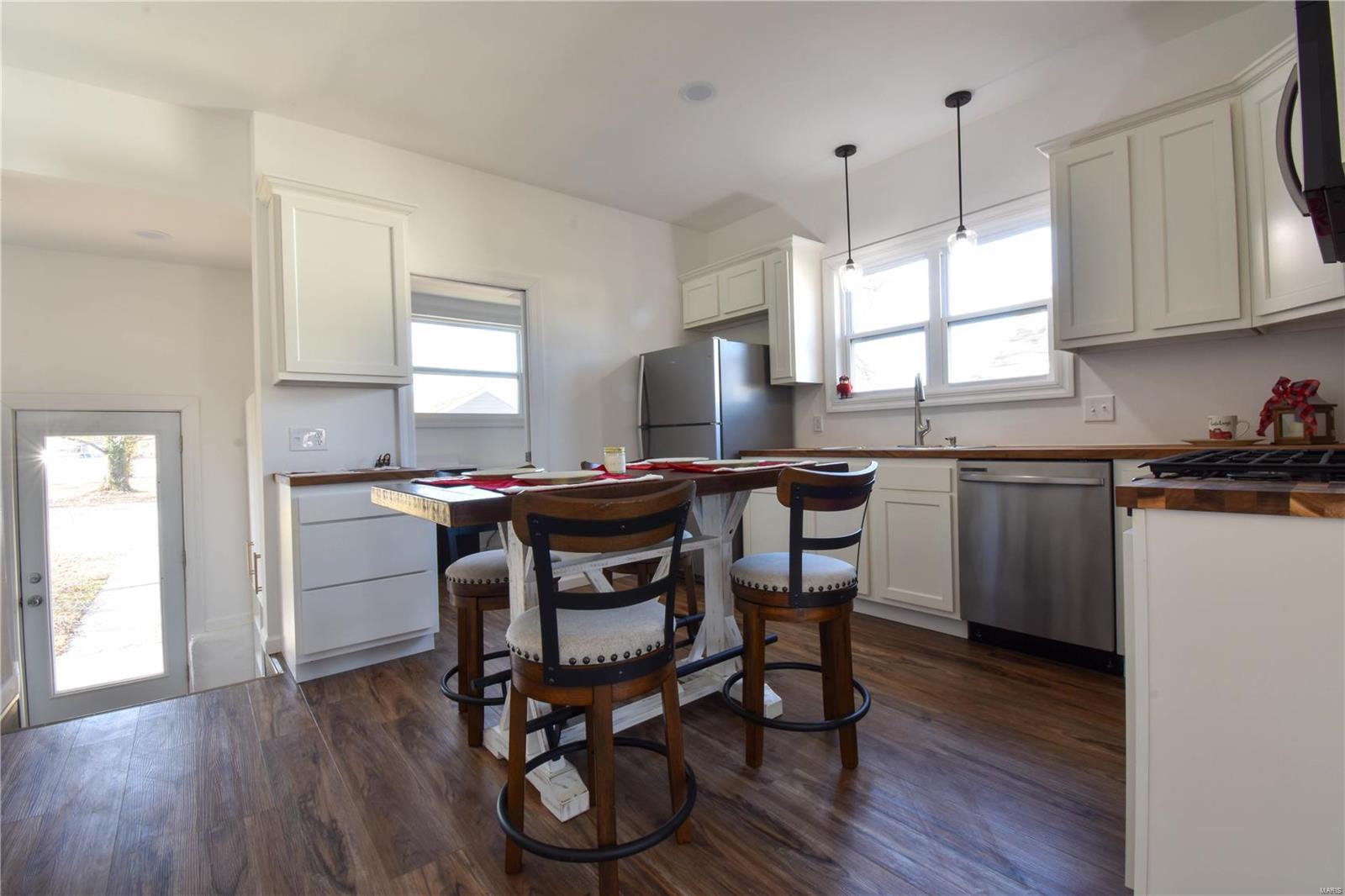 211 Water Street Staunton, IL 62088 - Photo 7 of 28 Gallery Image 7