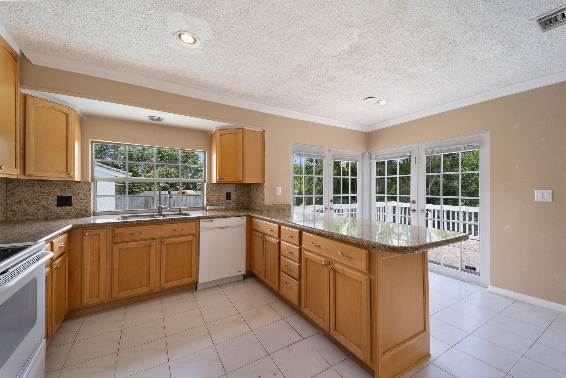 6537 Pond Apple Road Boca Raton, FL 33433 - Photo 2 of 18 6537 pond apple lane Jul 2021-54