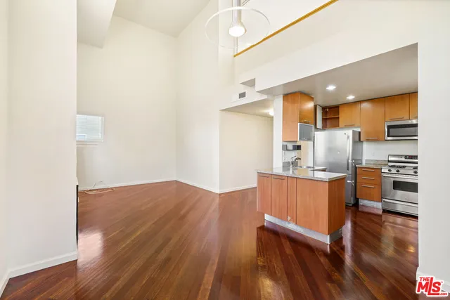 $849,000 | 2045 Beloit Avenue, Unit 306, Los Angeles, CA 90025