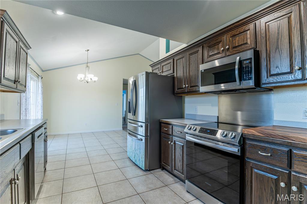 23386 Roulette Road Waynesville, MO 65583 - Photo 7 of 38