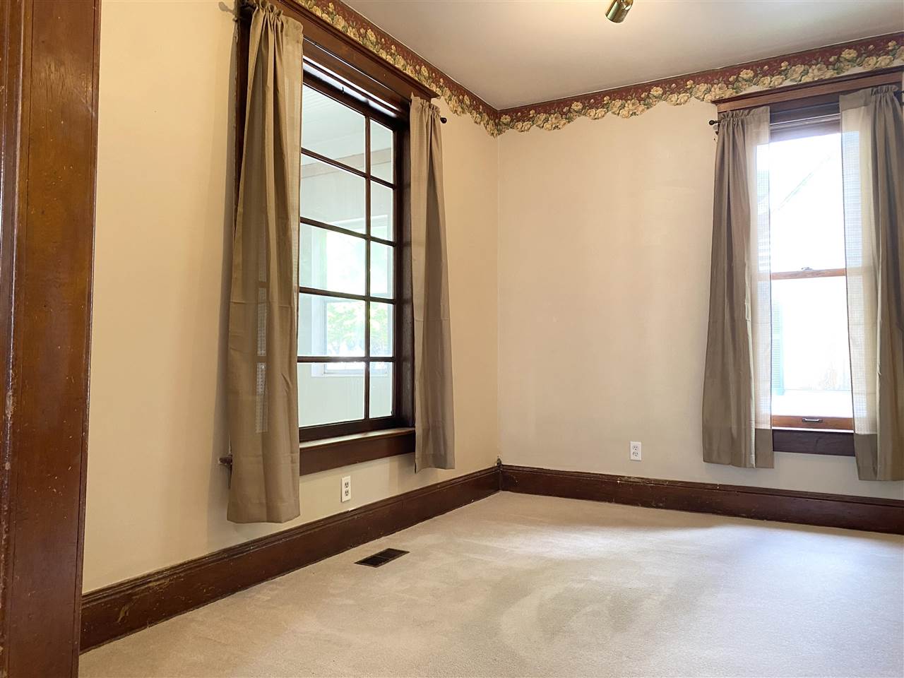 317 Stanton Street Bay City, MI 48708 - Photo 13 of 36 Gallery Image 13