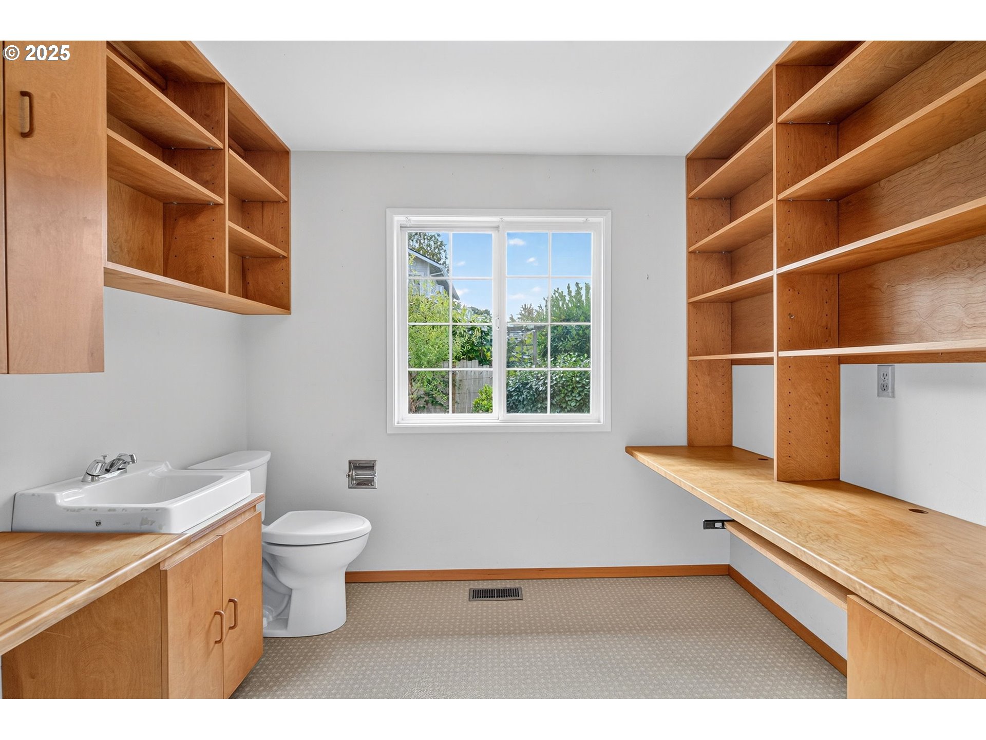 3350 Southwest Mitchell Street Portland, OR 97239 - Photo 32 of 40 Gallery Image 32