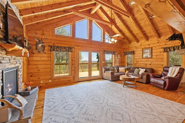 $649,900 | 115 Spring Crossing Lane, Steeles Tavern, VA 24476