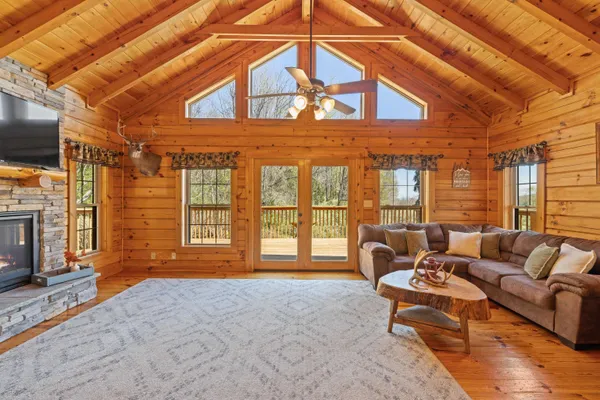 $649,900 | 115 Spring Crossing Lane, Steeles Tavern, VA 24476