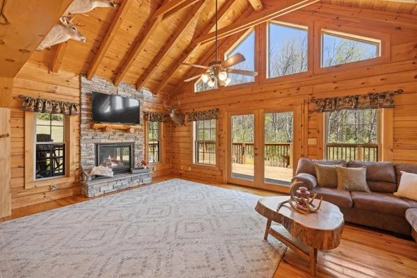 $649,900 | 115 Spring Crossing Lane, Steeles Tavern, VA 24476