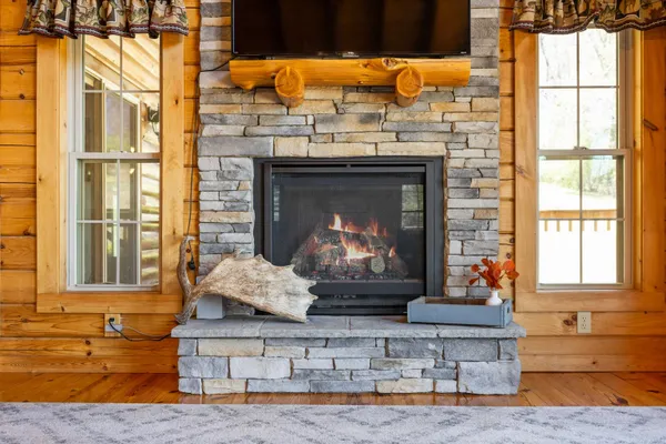 $649,900 | 115 Spring Crossing Lane, Steeles Tavern, VA 24476