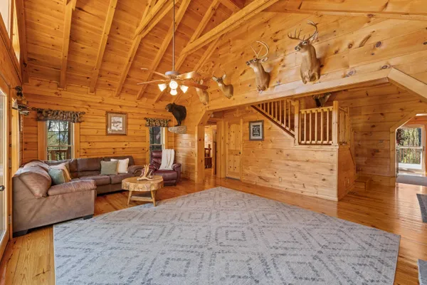 $649,900 | 115 Spring Crossing Lane, Steeles Tavern, VA 24476