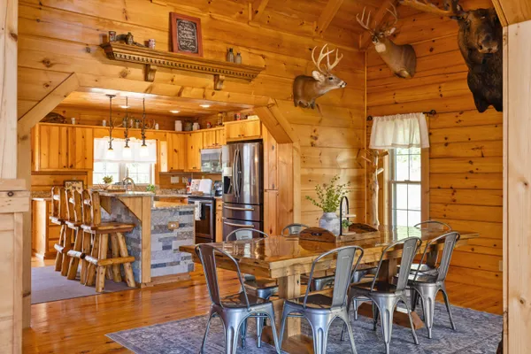 $649,900 | 115 Spring Crossing Lane, Steeles Tavern, VA 24476