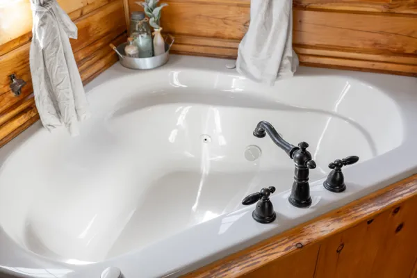 $649,900 | 115 Spring Crossing Lane, Steeles Tavern, VA 24476