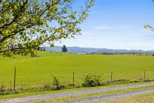 $649,900 | 115 Spring Crossing Lane, Steeles Tavern, VA 24476