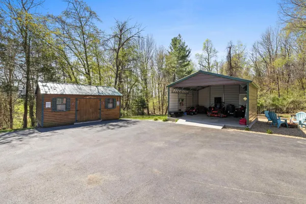 $649,900 | 115 Spring Crossing Lane, Steeles Tavern, VA 24476