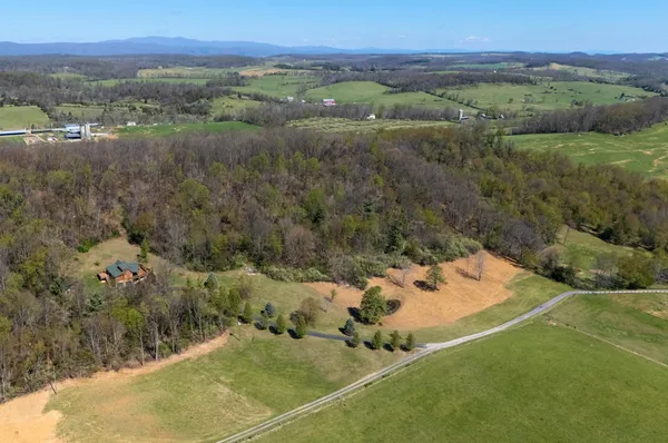 $649,900 | 115 Spring Crossing Lane, Steeles Tavern, VA 24476