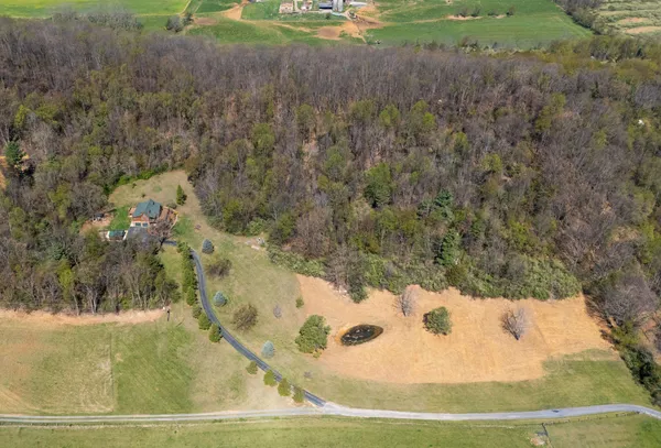 $649,900 | 115 Spring Crossing Lane, Steeles Tavern, VA 24476