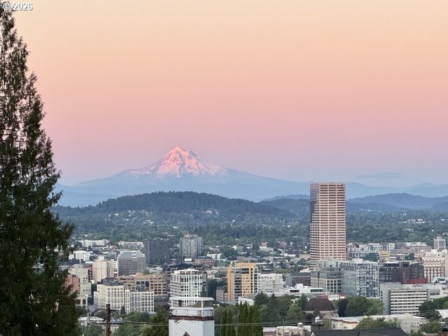 2836 Northwest Cumberland Road Portland, OR 97210 - Photo 33 of 48