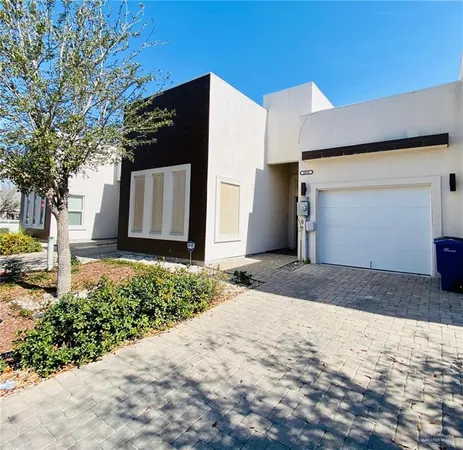 $2,000 | 2924 North 51st Street, McAllen, TX 78501