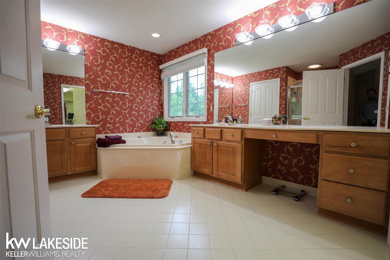 1601 Blushing Drive Rochester, MI 48307 - Photo 25 of 46 31384671-24.JPG