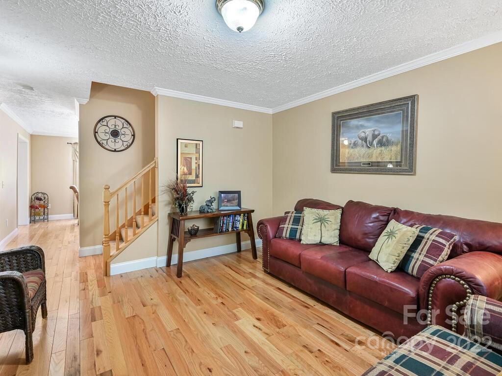 213 Pembrook Road Swannanoa, NC 28778 - Photo 3 of 28 Gallery Image 3